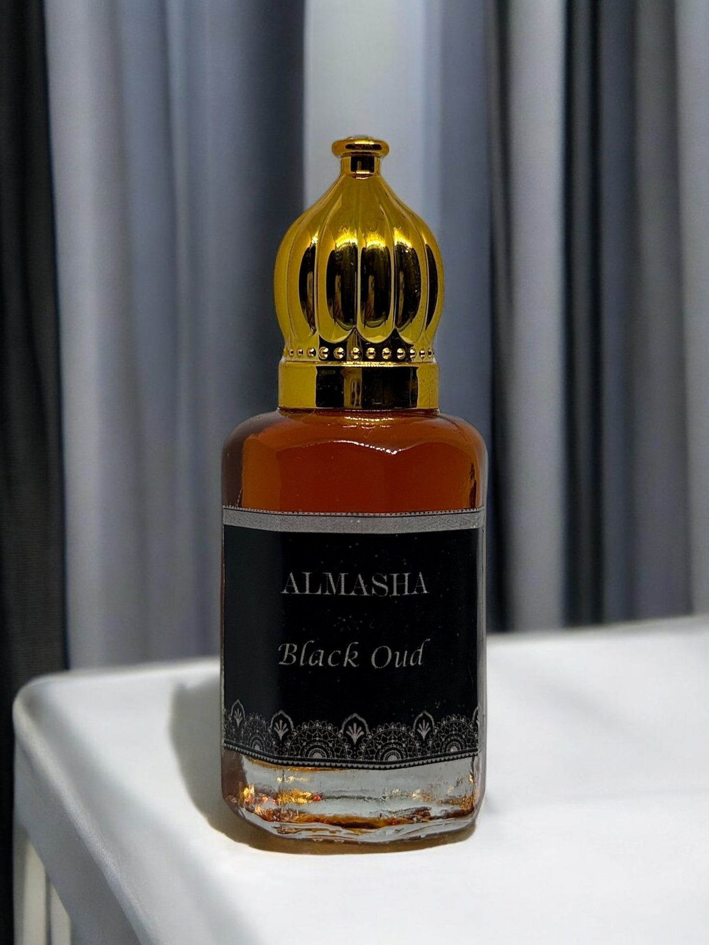 Blue Oud – A Modern & Fresh Oud Perfume with Aquatic Notes