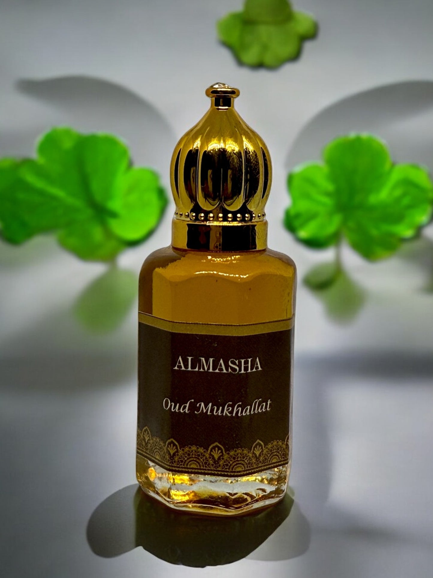 Oud Mukhallat โ Premium Arabian Oud Blend for a Bold Statement
