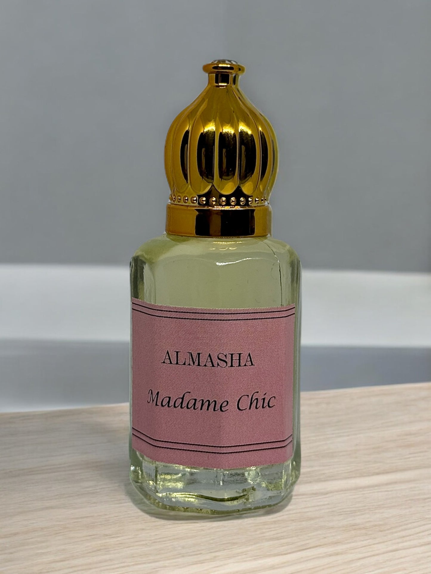 Madame Chic – The Elegance of Timeless Beauty